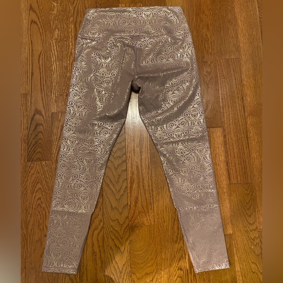 Glyder leggings with gold accents Large - Picture 3 of 5